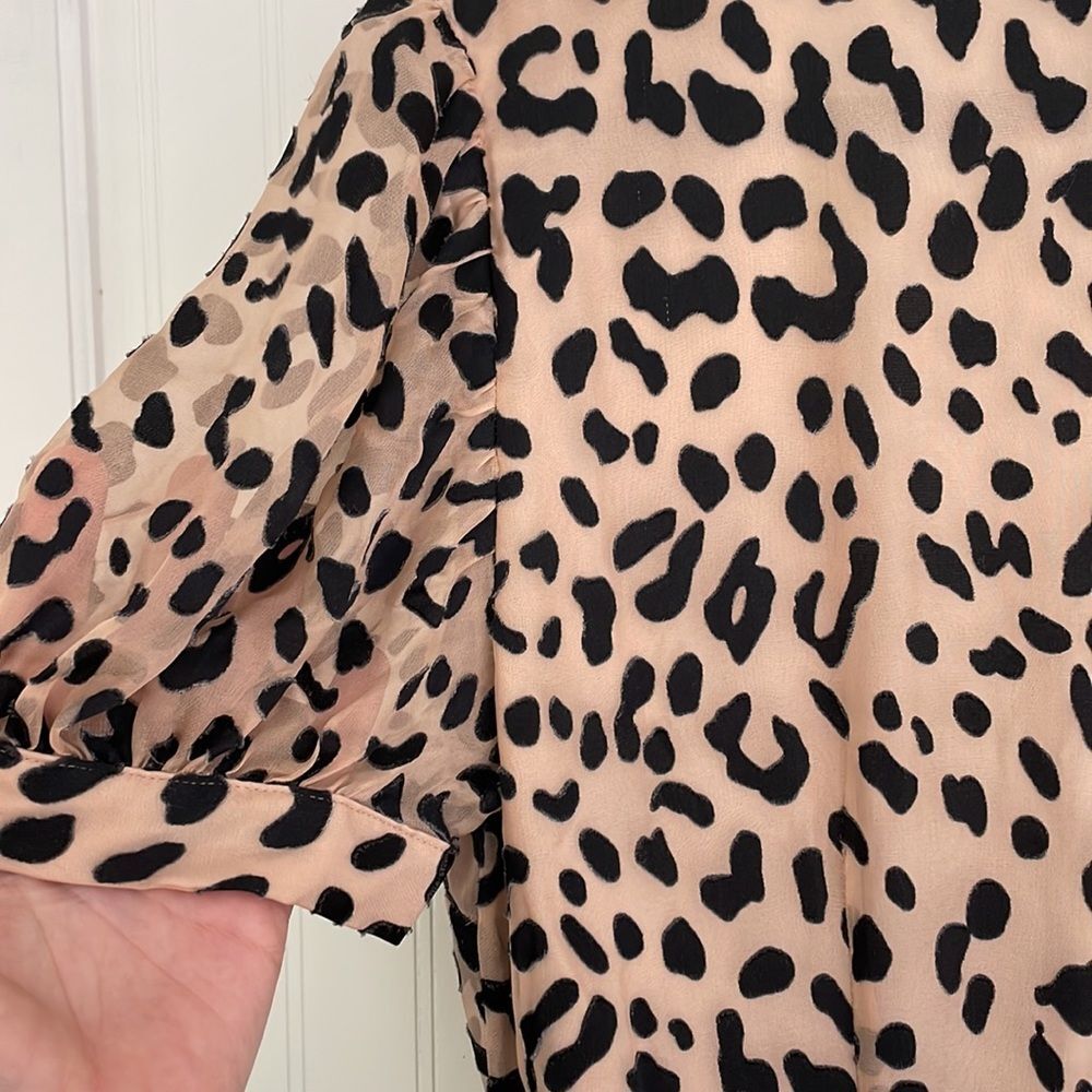 ALICE + OLIVIA cheetah print silk blend wrap dress puff sleeves lined size 6 - Picture 8 of 16